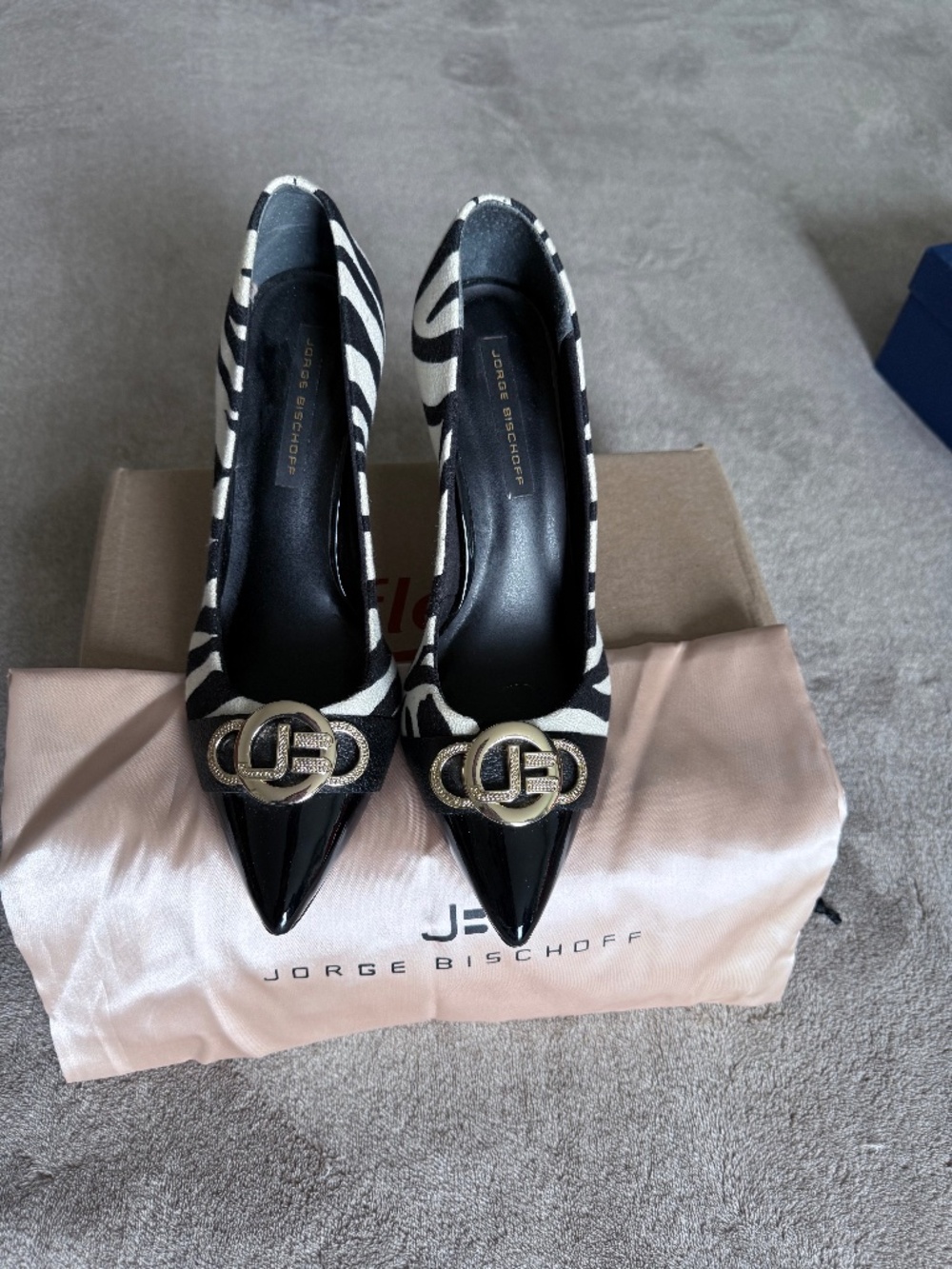 Stunning Jorge Bischoff black and white zebra-print pumps 4" Heel